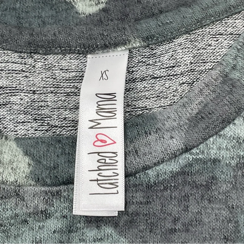 Latched Mama Nursing Long Sleeve Tops size XS lot of 4 - Picture 3 of 16